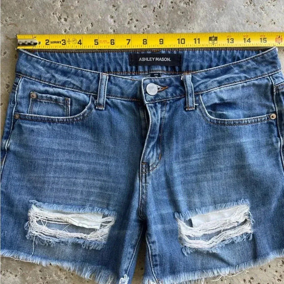 Ashley Mason High-Waisted Raw Hem Denim Shorts Medium Wash Sz 27 - Picture 5 of 10